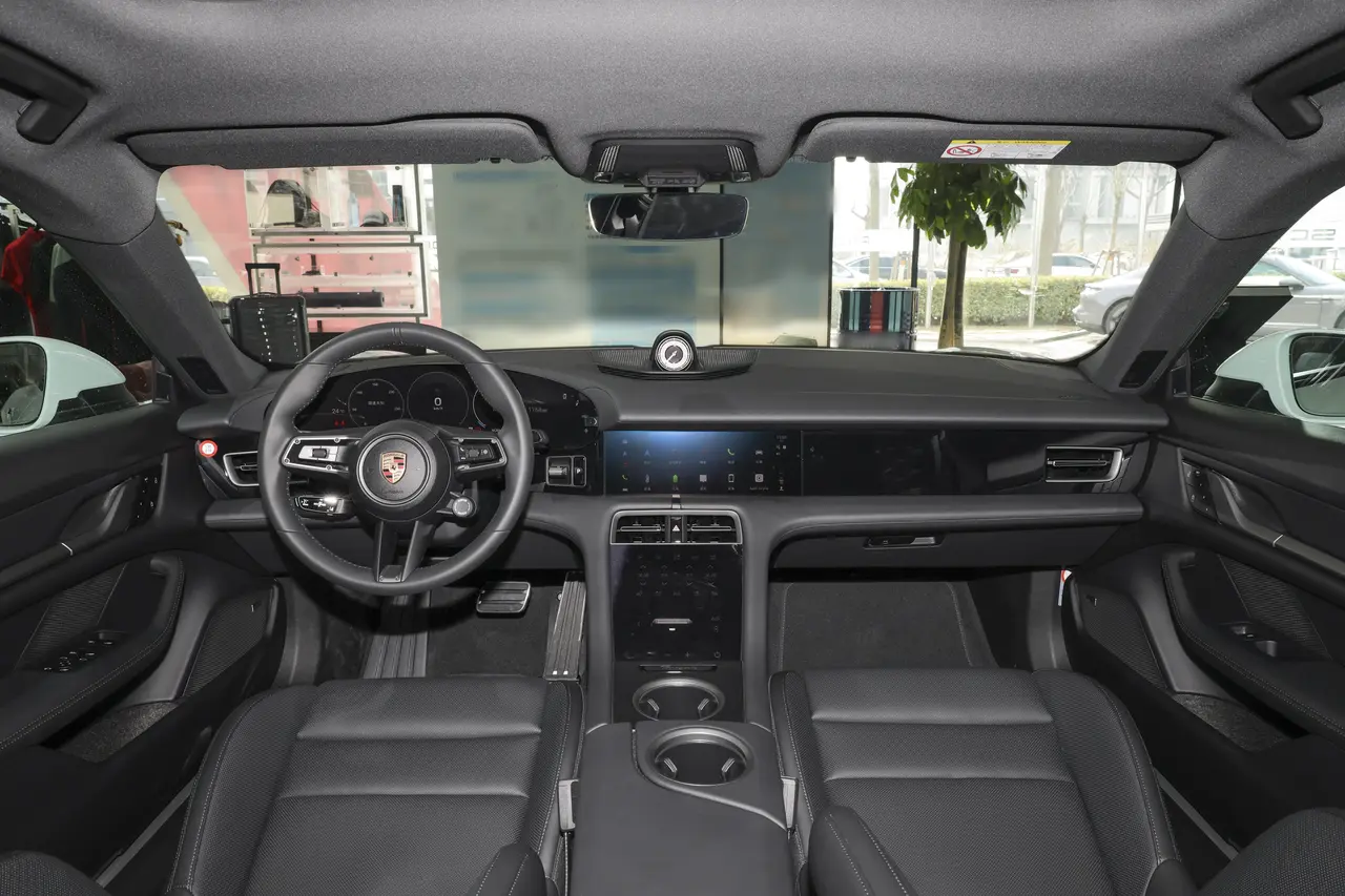 Porsche Taycan 2022