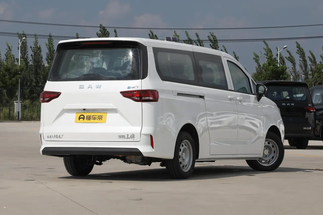 BAW M7 EV 2025