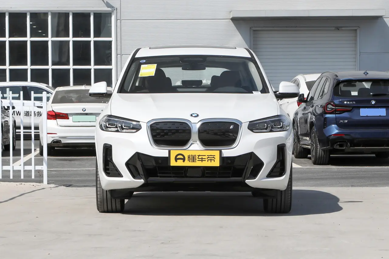 BMW iX 2023