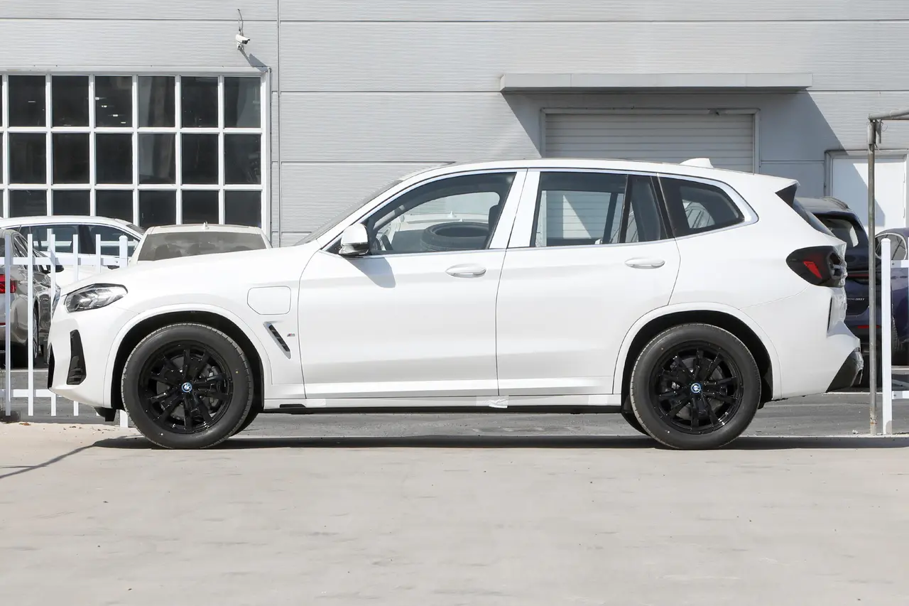 BMW iX 2023