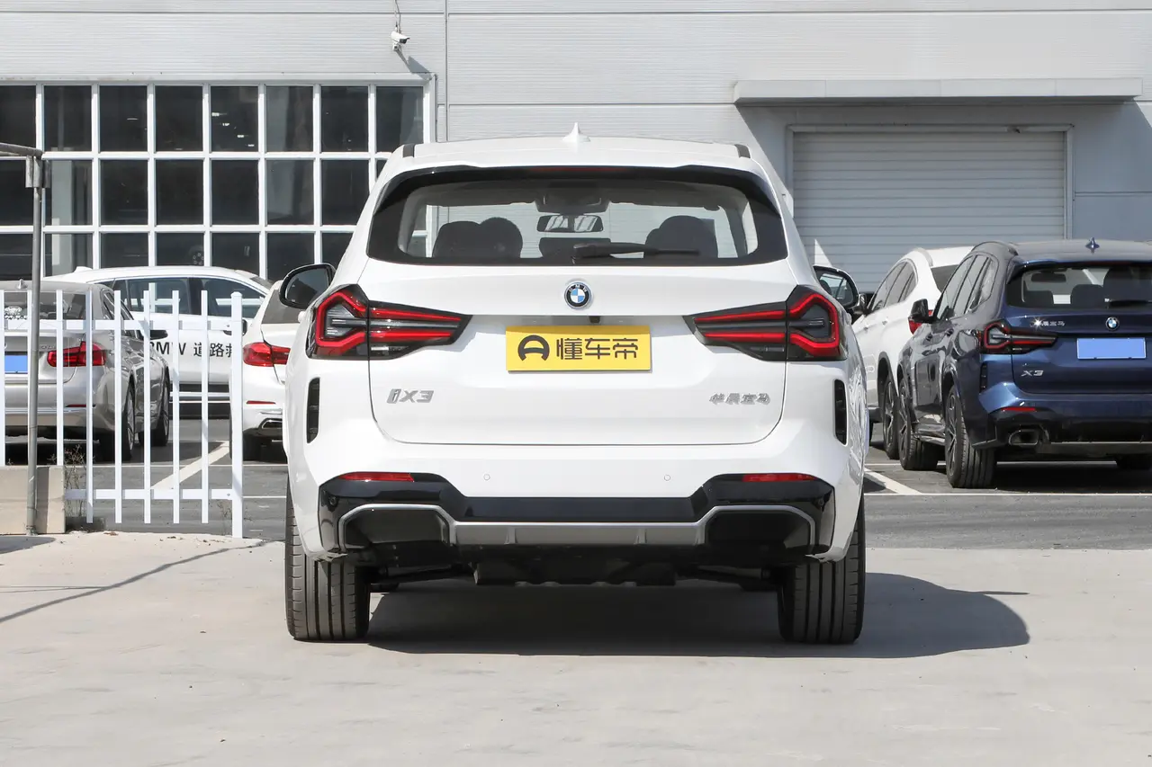 BMW iX 2023
