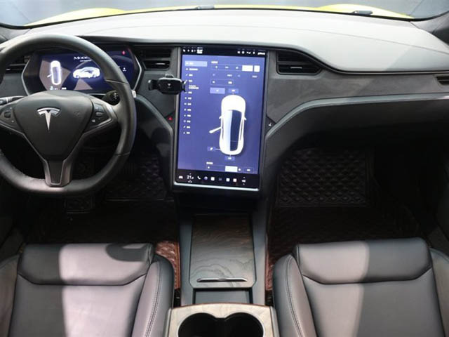 Tesla Model S 2020
