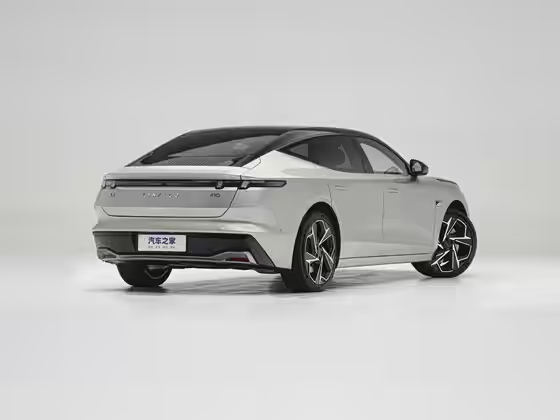 Lynk &amp; Co Z10 2024