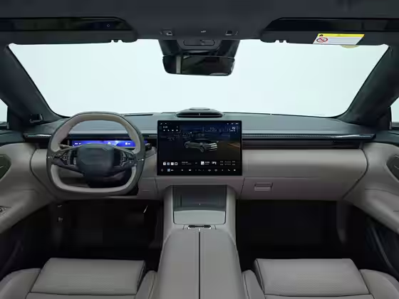 Lynk &amp; Co Z10 2024