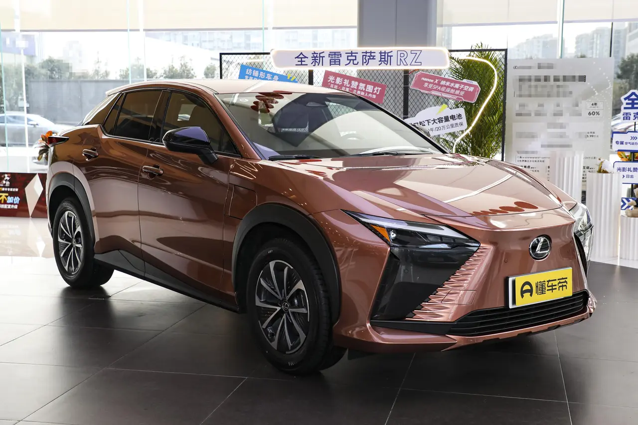 Lexus RZ 2023