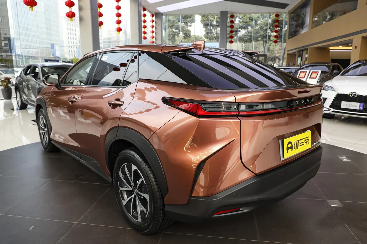Lexus RZ 2023