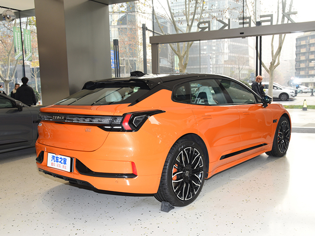 Zeekr 001 2024