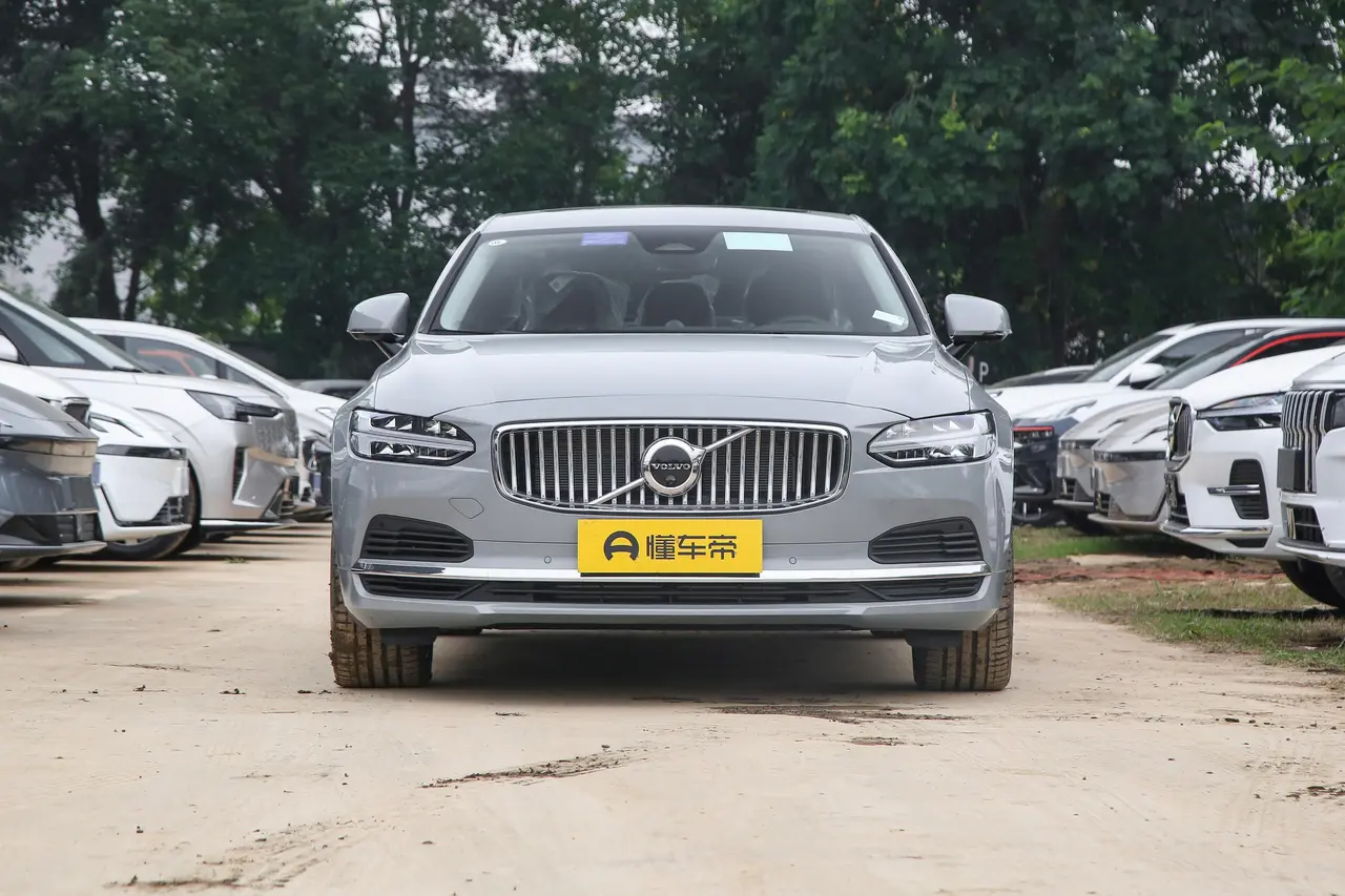 Volvo S90 Recharge 2025