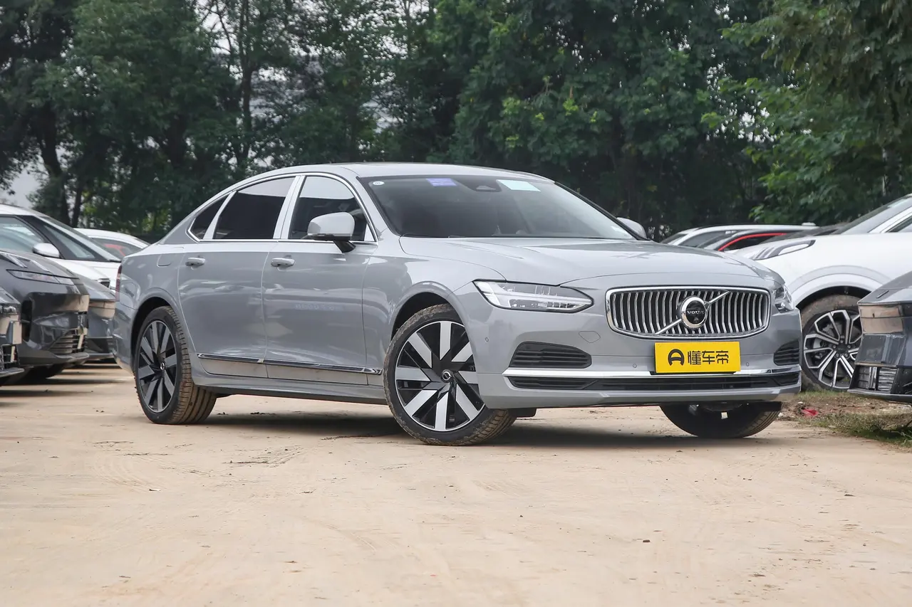 Volvo S90 Recharge 2025