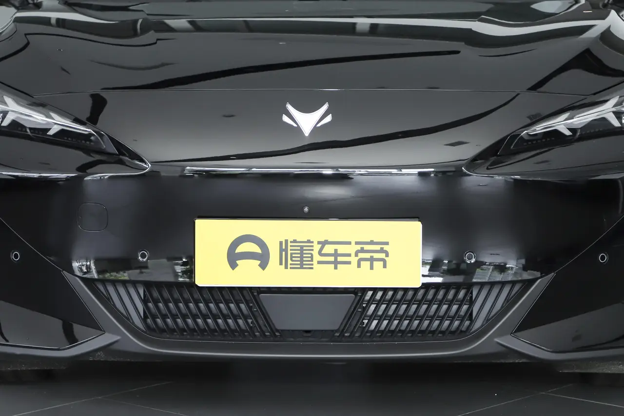 ARCFOX Jifox Alpha S5 2024