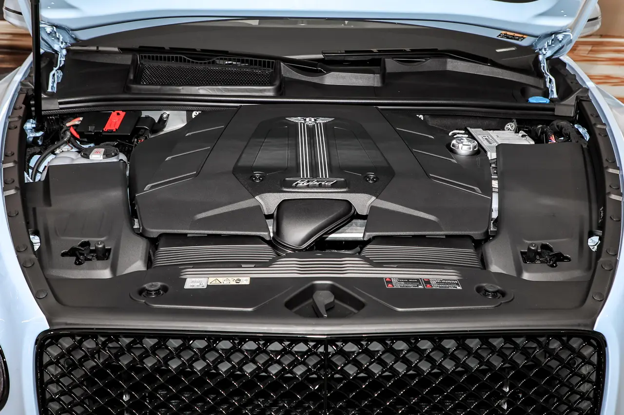 Bentley Bentayga PHEV 2024
