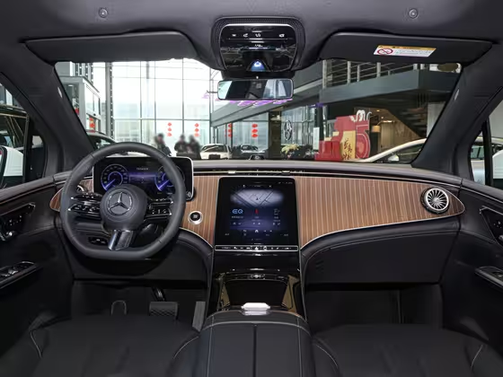 Mercedes EQE SUV 2024