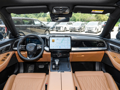 GAC Trumpchi GS8 2024