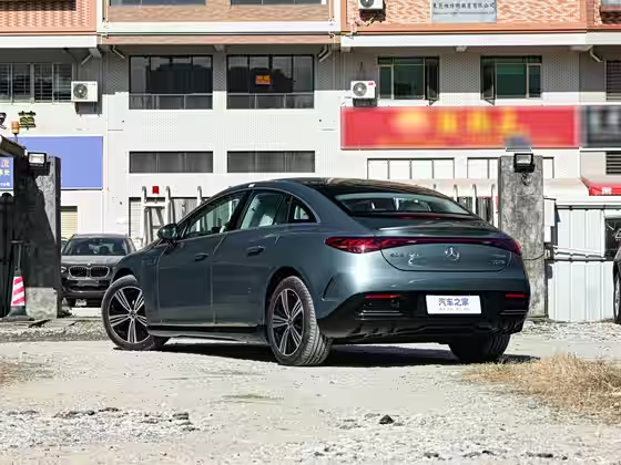 Mercedes EQE 2025
