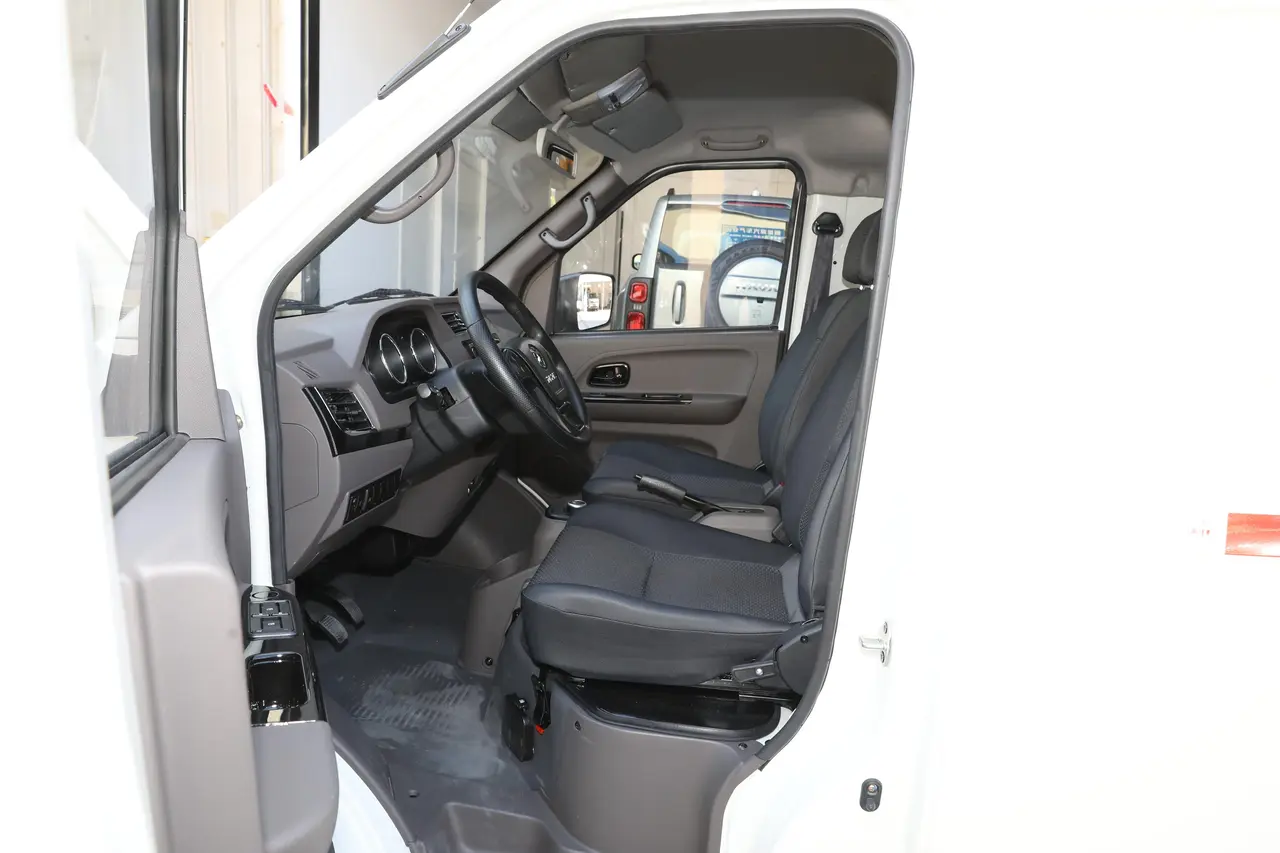 Dongfeng Yufeng EM26 2023