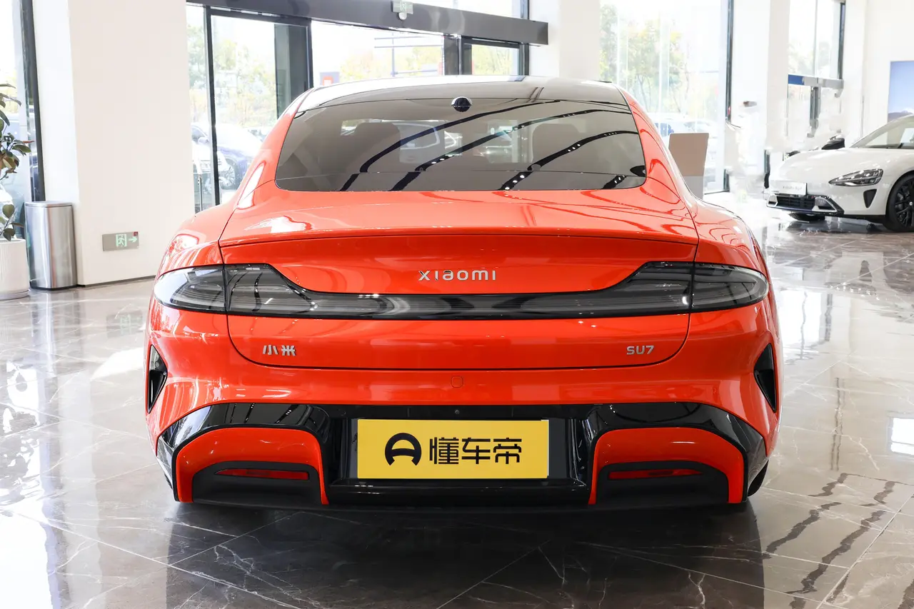 Xiaomi SU7 2024