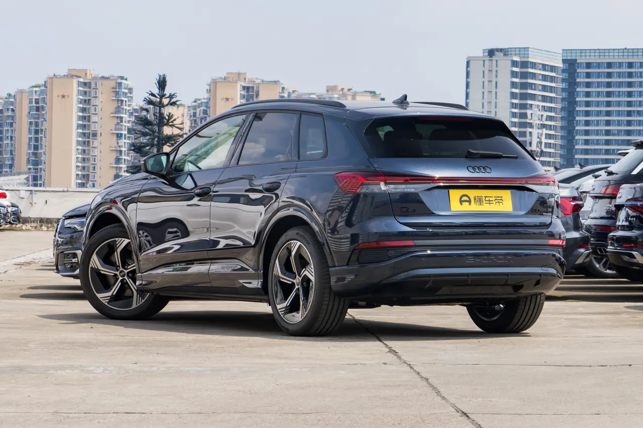 Audi Q4 e-tron 2024