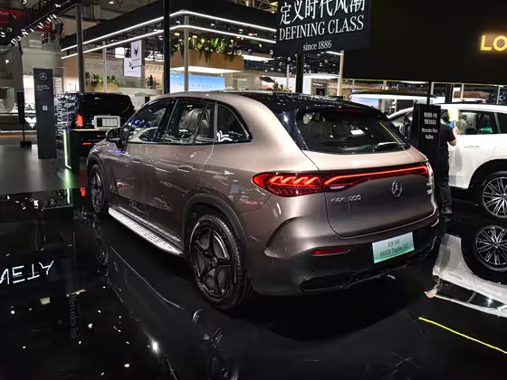 Mercedes EQE SUV 2024