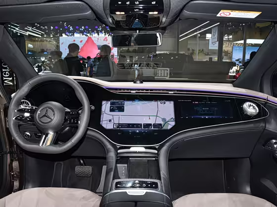 Mercedes EQE SUV 2024