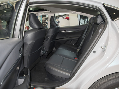 Toyota Camry 2024