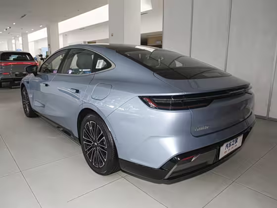 Geely Galaxy E8 2025