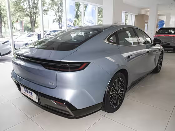 Geely Galaxy E8 2025