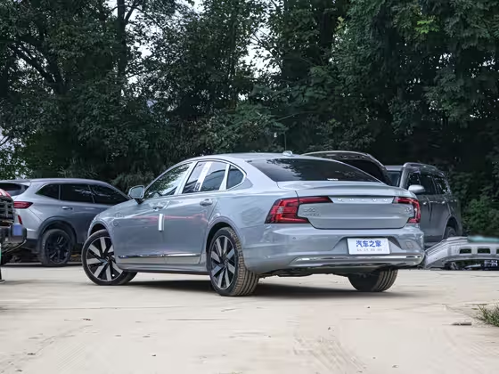 Volvo XC40 Recharge 2024