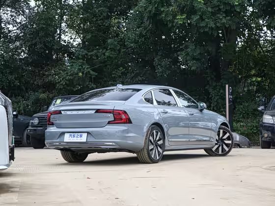 Volvo XC40 Recharge 2024