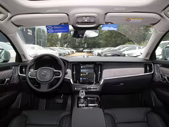 Volvo XC40 Recharge 2024