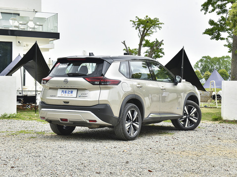 Nissan X-Trail 2025