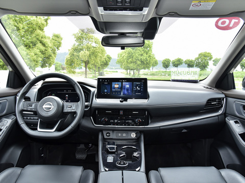 Nissan X-Trail 2025