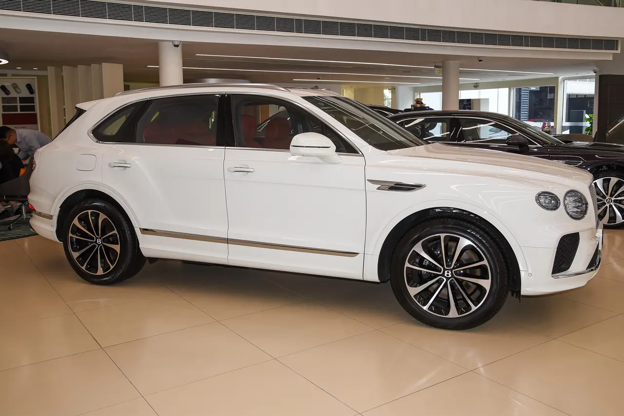 Bentley Bentayga PHEV 2024