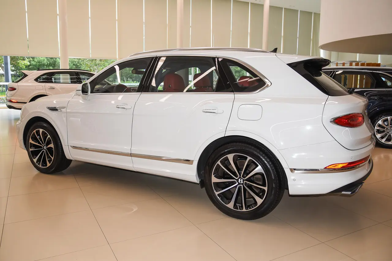 Bentley Bentayga PHEV 2024