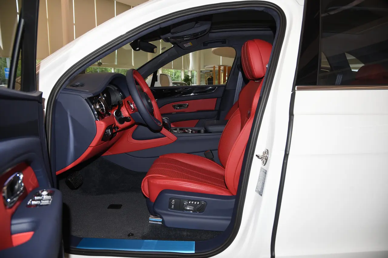 Bentley Bentayga PHEV 2024