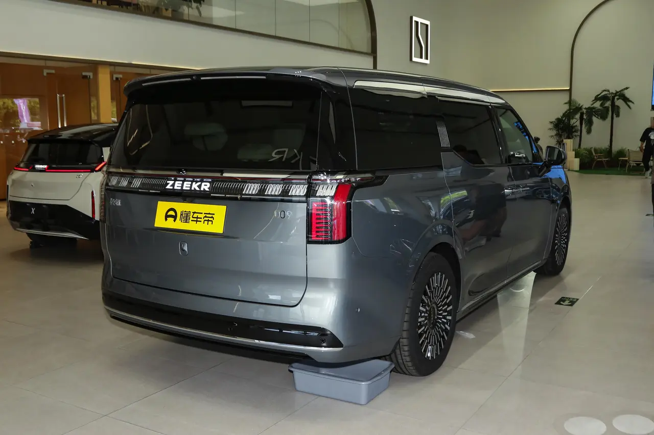 Zeekr 009 2024