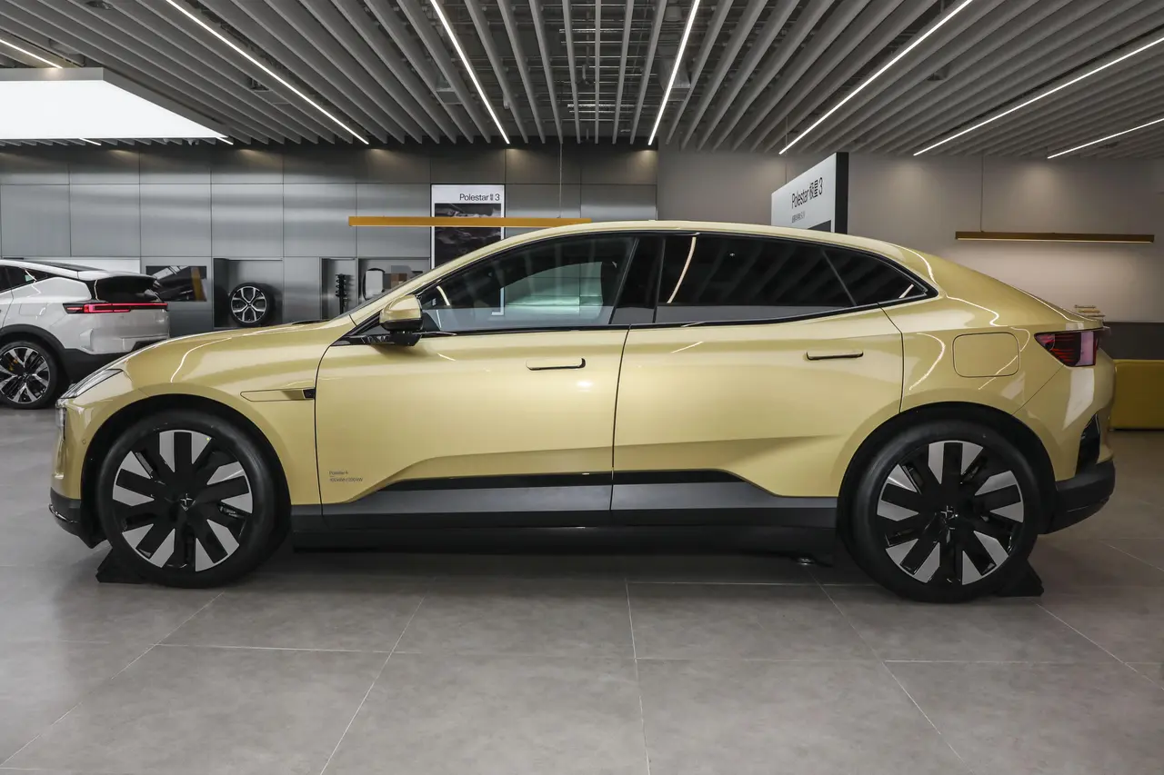 Polestar 4 2024