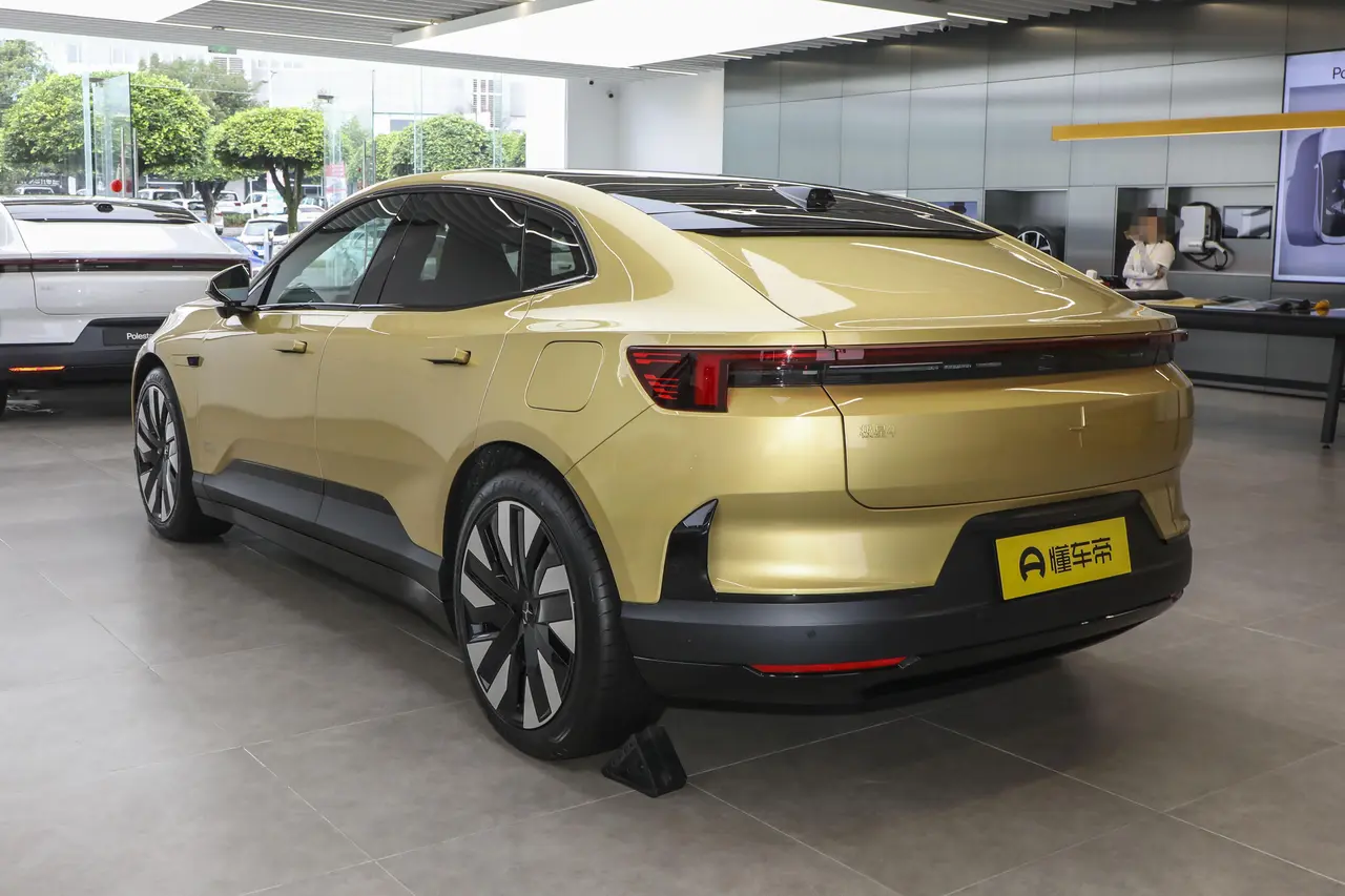 Polestar 4 2024