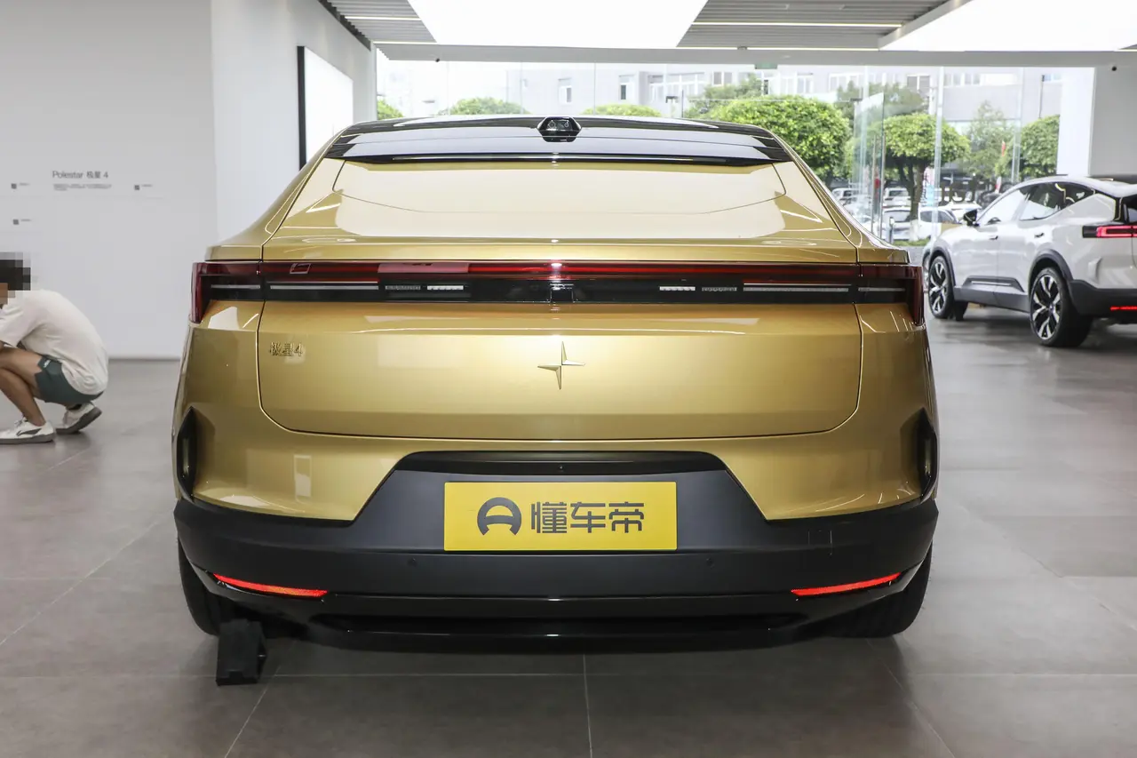Polestar 4 2024