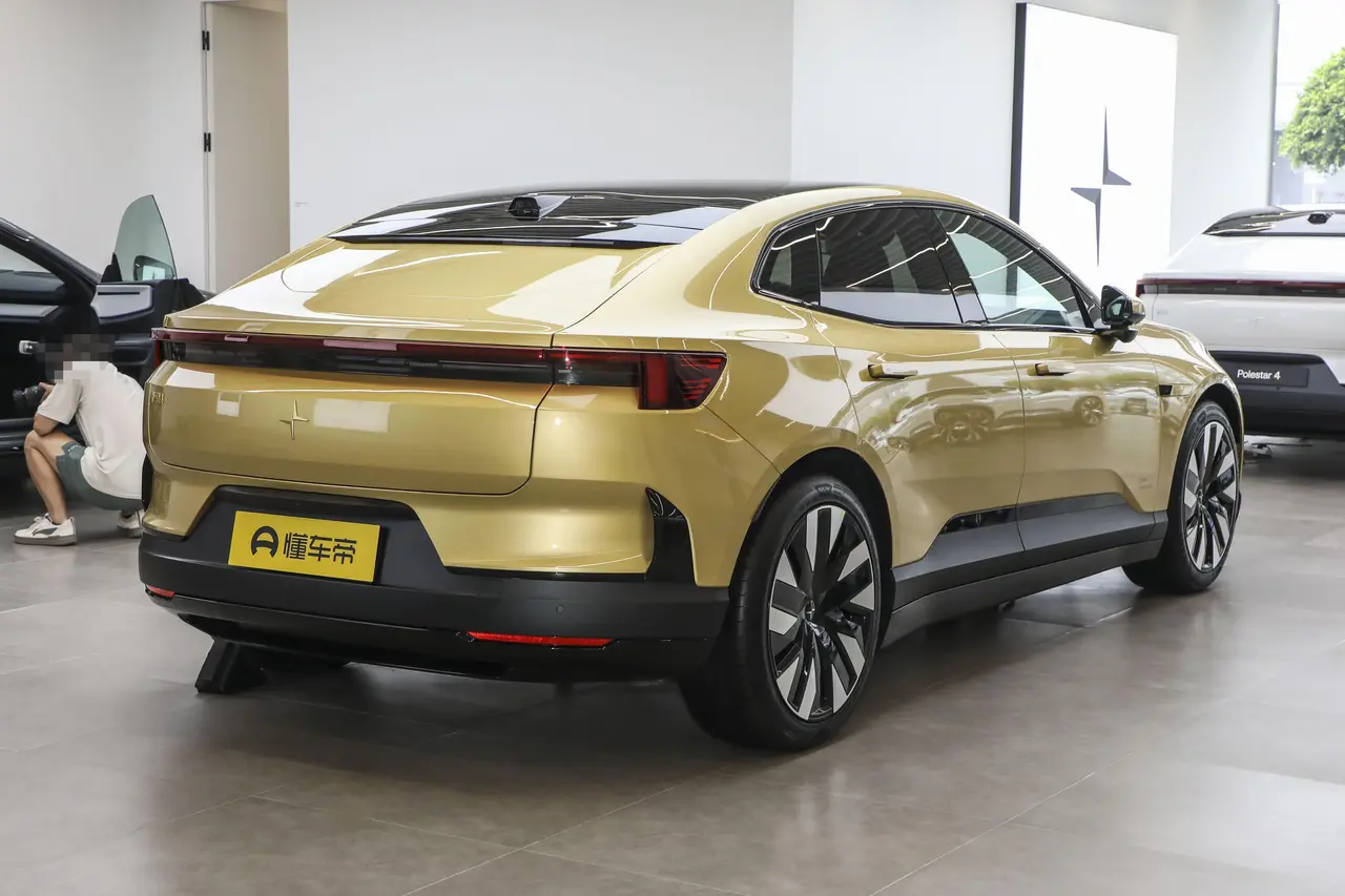 Polestar 4 2024