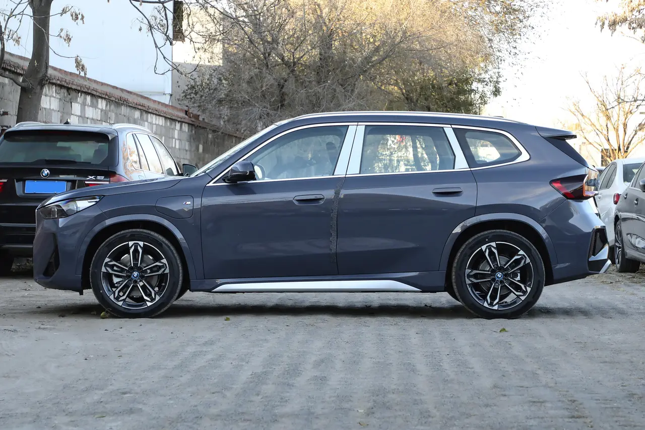 BMW IX1 2023