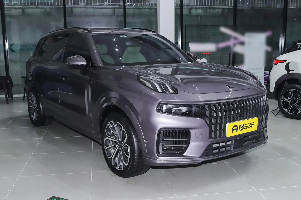 Lynk &amp; Co 09 EM-P 2023