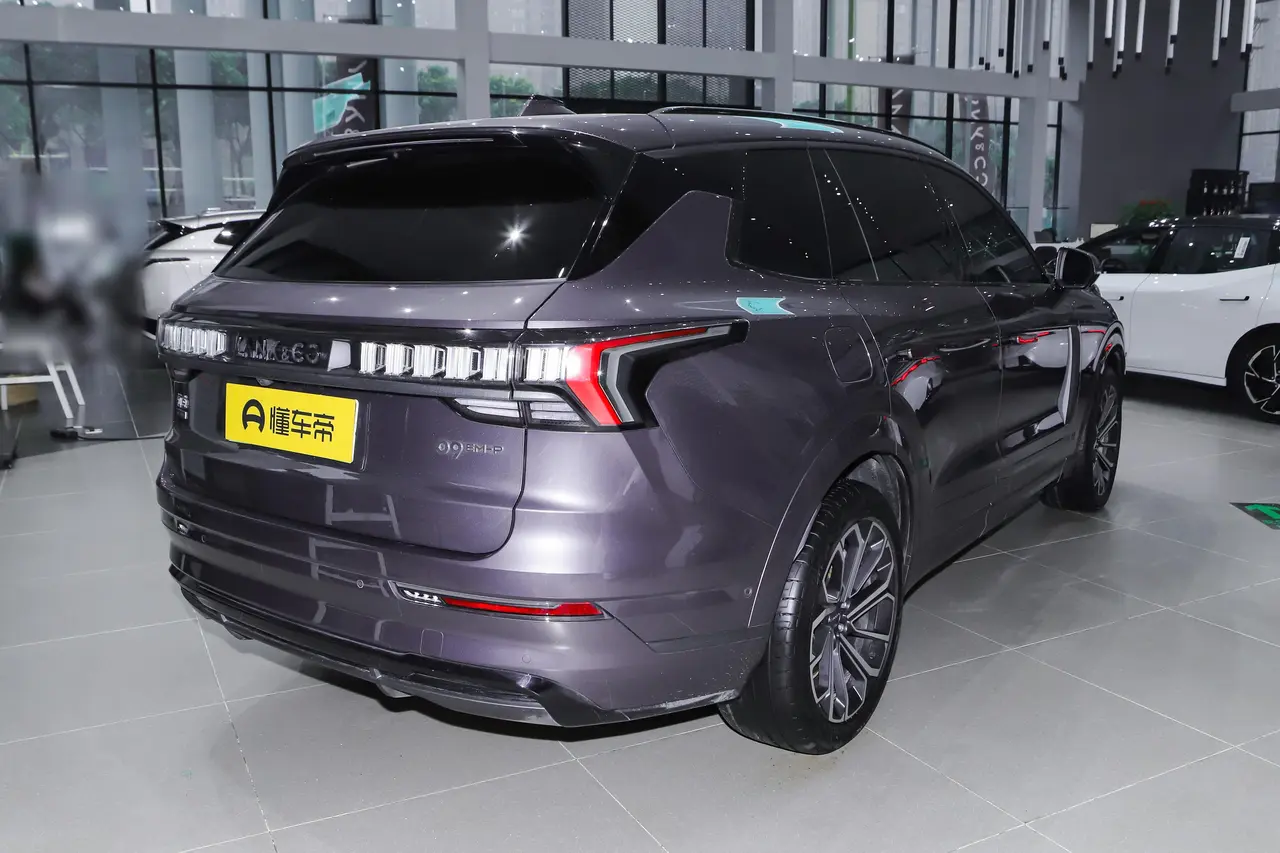 Lynk &amp; Co 09 EM-P 2023