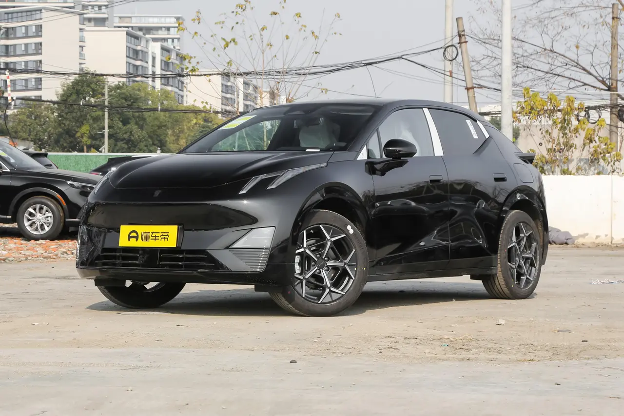 Lynk &amp; Co Z20 2025