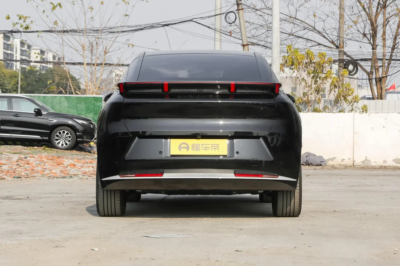 Lynk &amp; Co Z20 2025