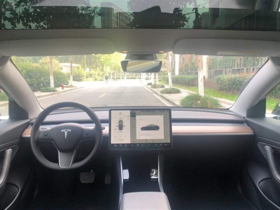 Tesla Model 3 2020