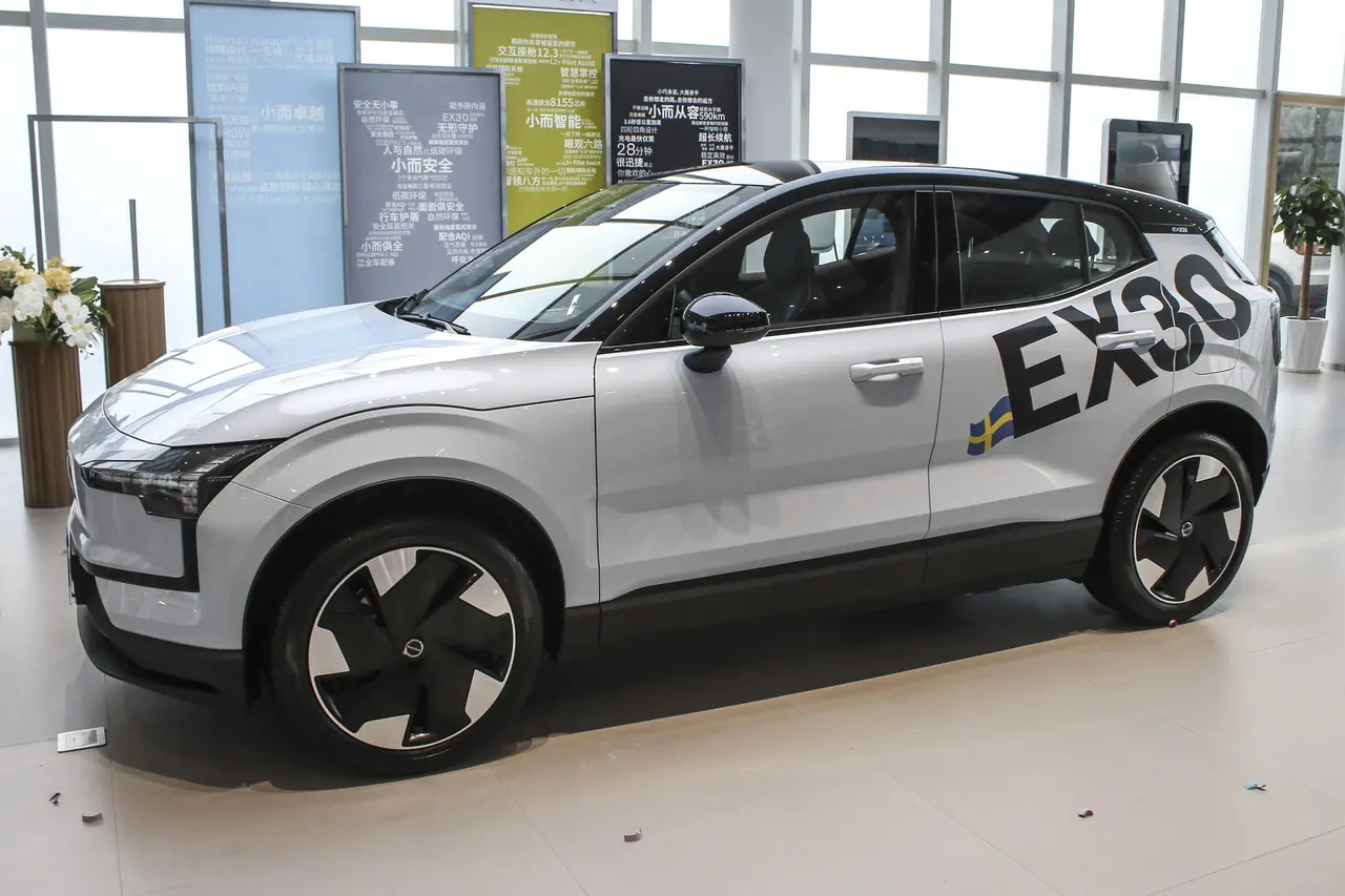 Volvo EX30 2025