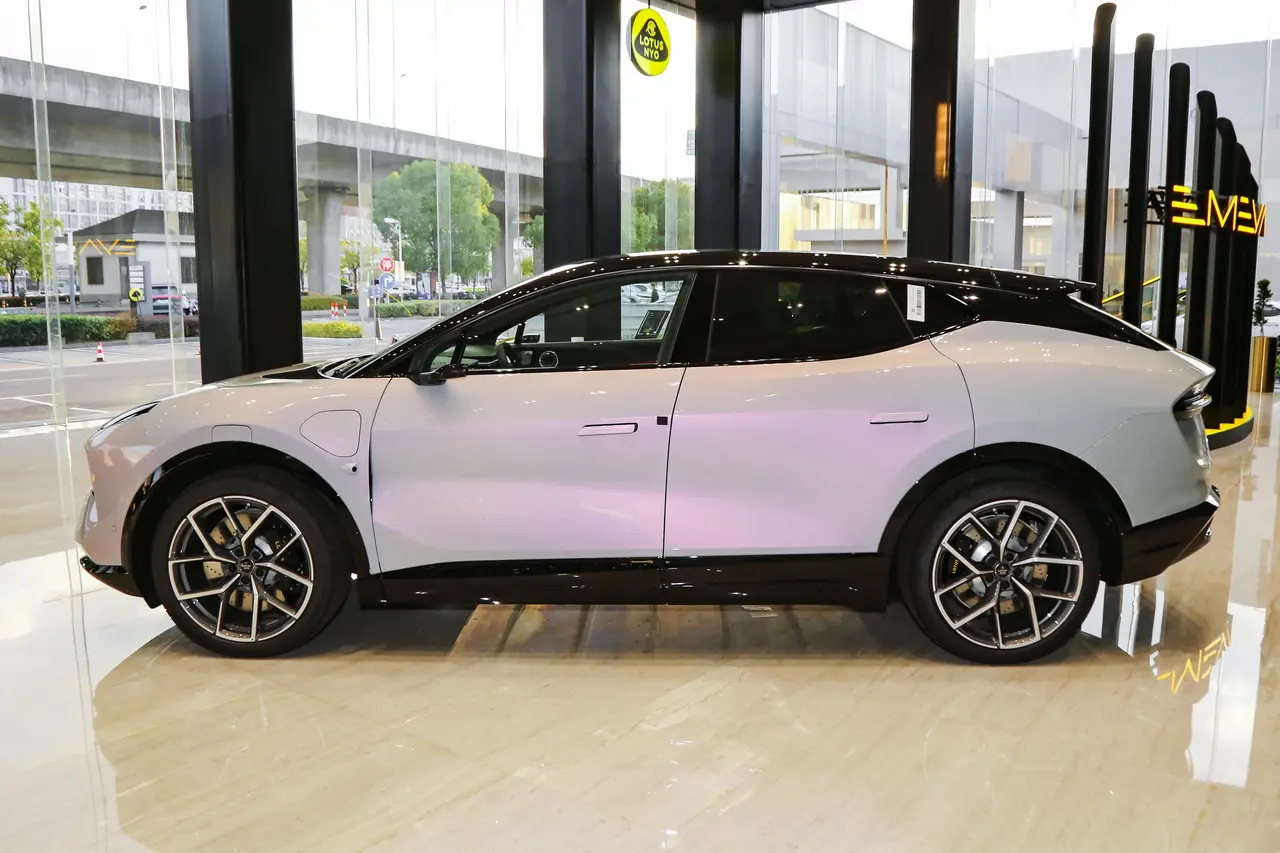 Lotus ELETRE 2024