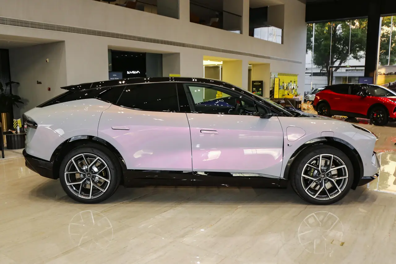 Lotus ELETRE 2024