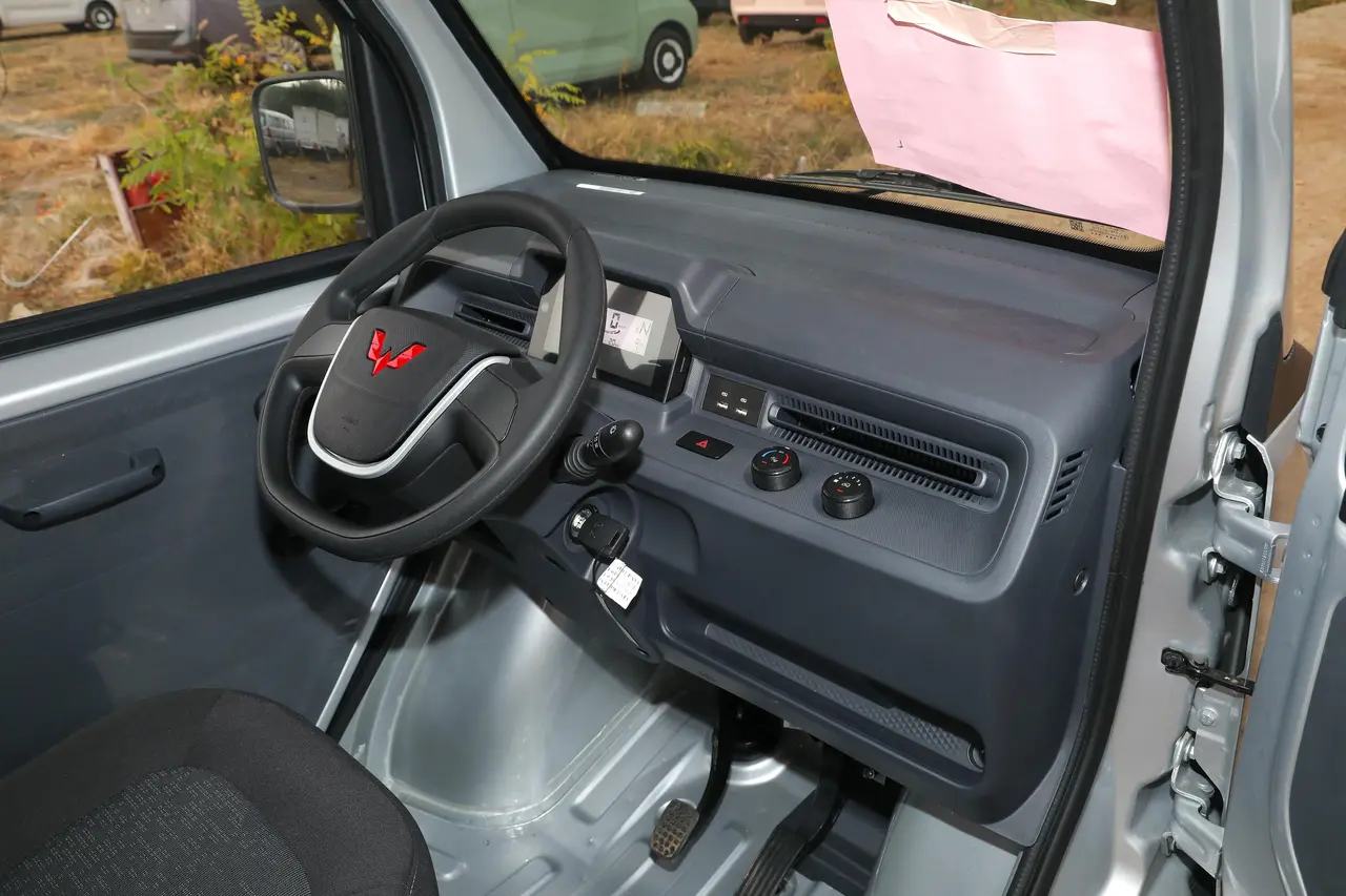 Wuling E10 2023