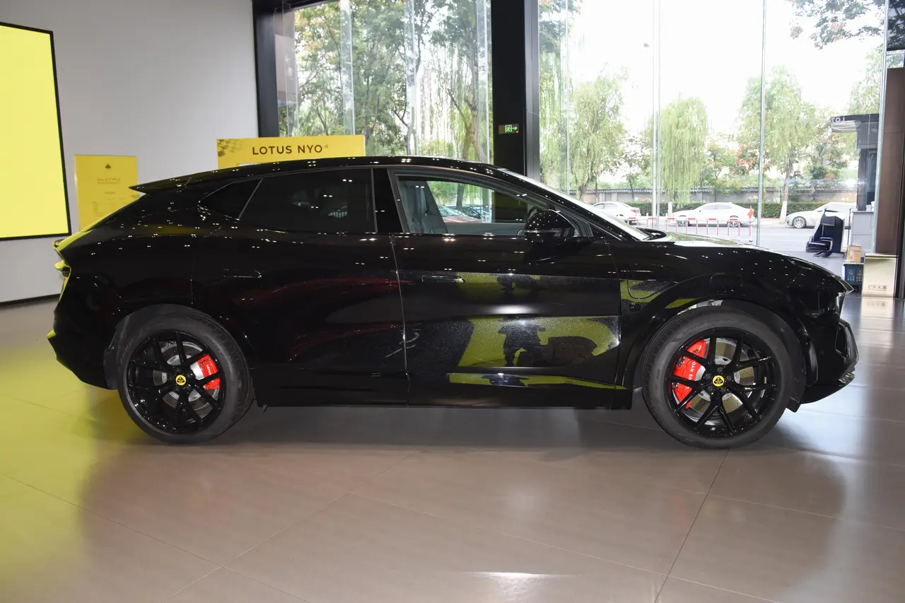 Lotus ELETRE 2023